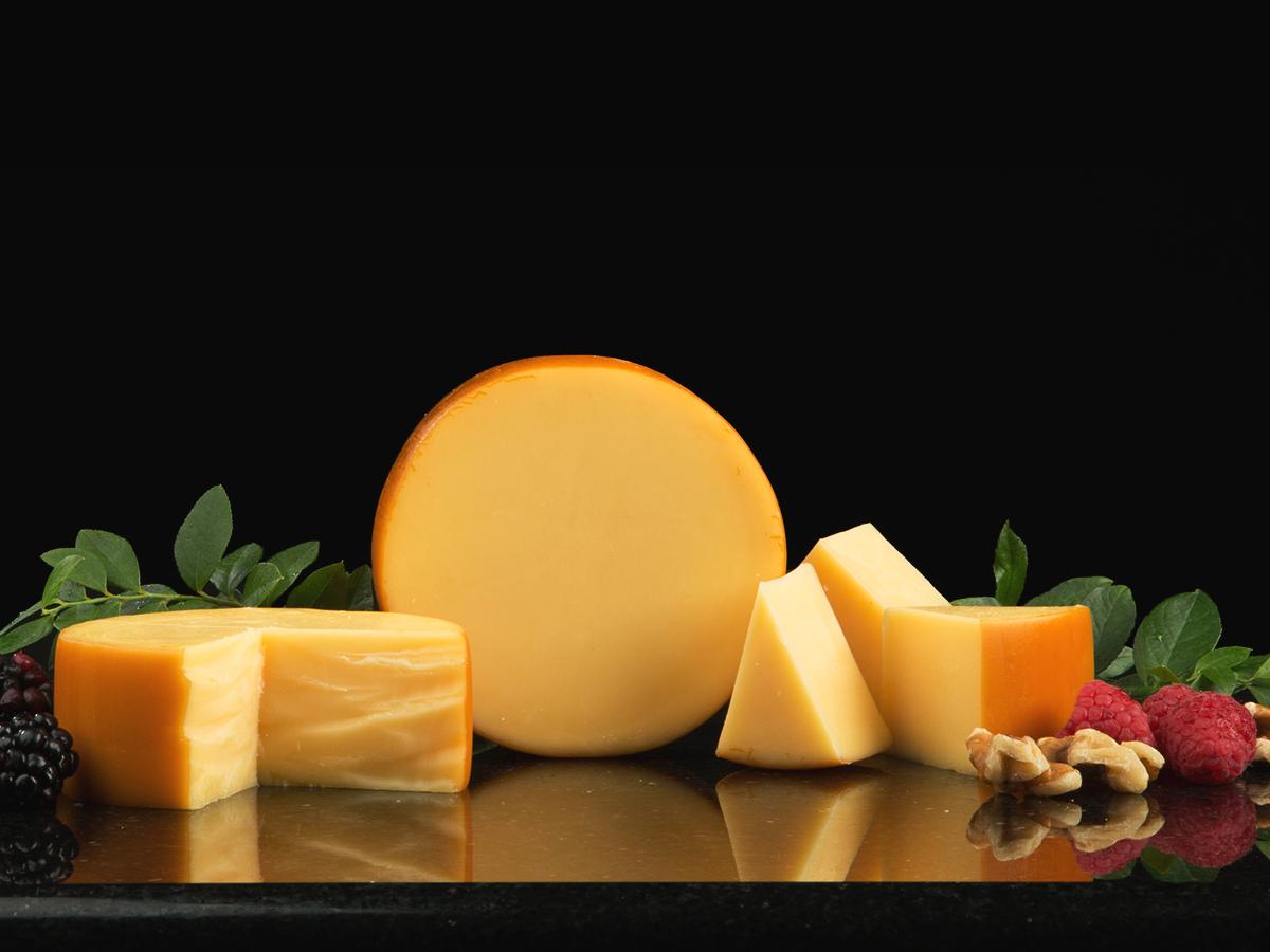 Smoked Gouda Pasteurized Process Gouda And Cheddar Cheese Boar S Head