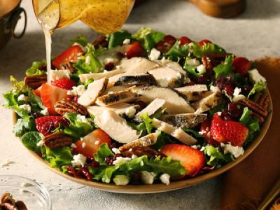 https://boarshead.scdn5.secure.raxcdn.com/img/_content/recipe/1510662002-firesmith-flame-grilled-chicken-poppyseed-salad/detail-001@400.1682628609.jpg