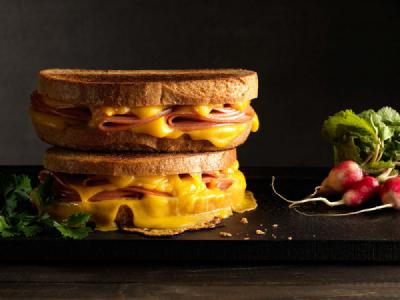 https://boarshead.scdn5.secure.raxcdn.com/img/_content/recipe/718002722-all-american-grilled-cheese/detail-001@400.1464805010.jpg